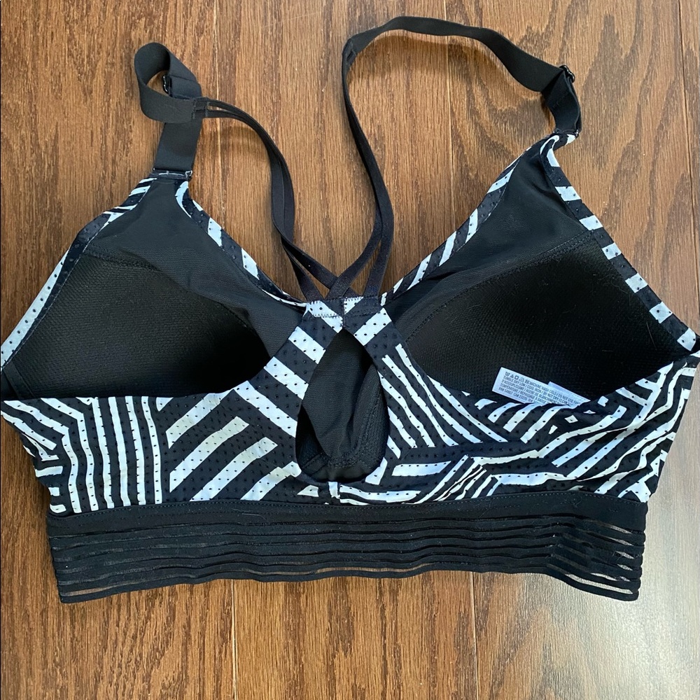 NWOT Victoria Secret Sports Bra - Picture 2 of 4